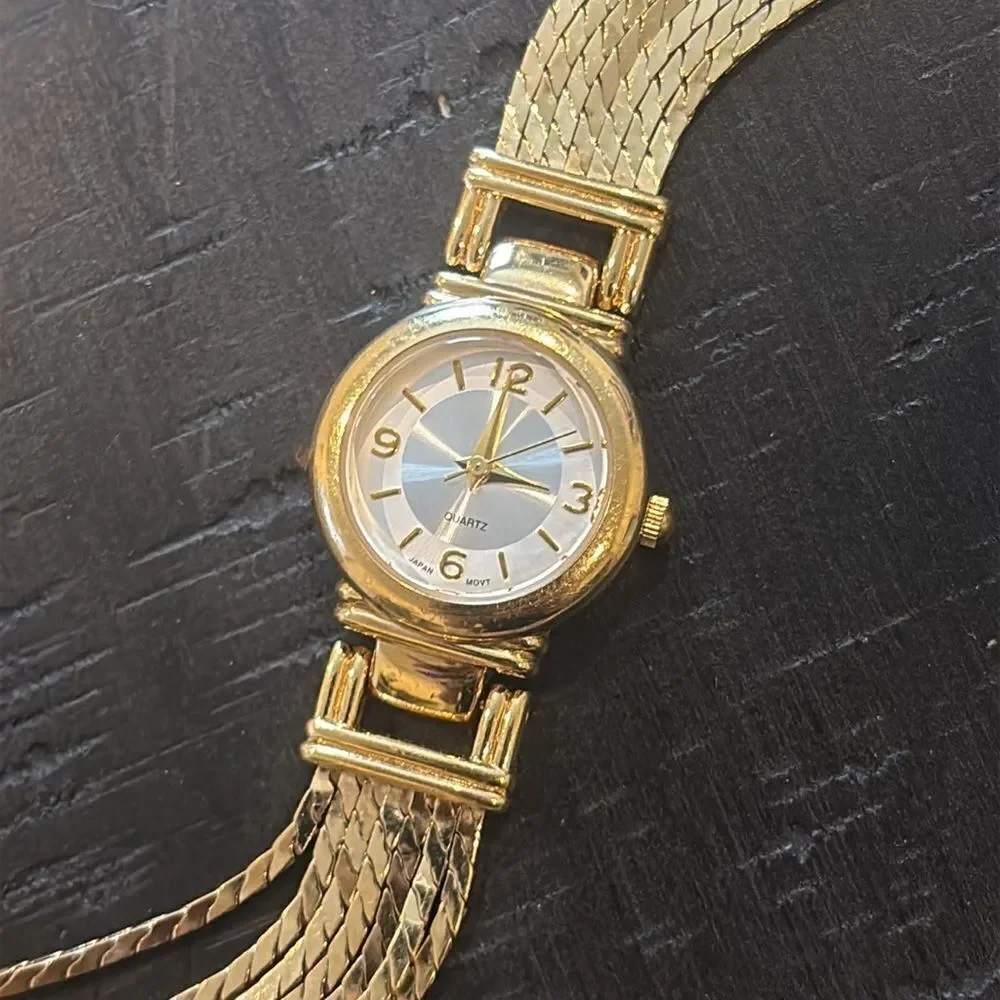 Vintage AVON GOLDTONE QUARTZ WATCH Multichain Old Money Look Trendy​